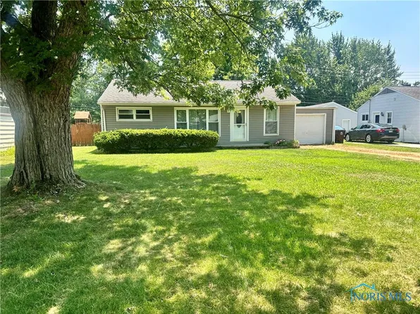 1553 Westgate Dr, Defiance, OH 43512