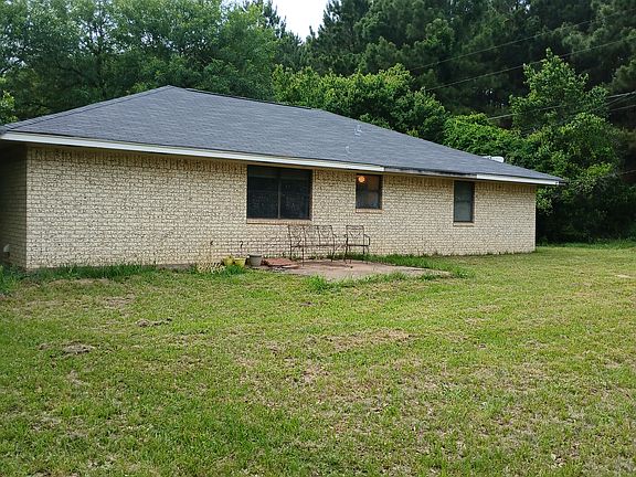 5th image of 620 Sandy Ln