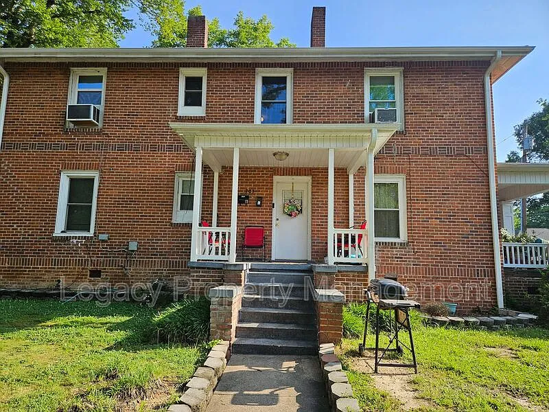 703 Askew St #B