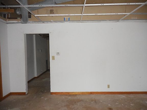 4th image of 608 S Stormont St