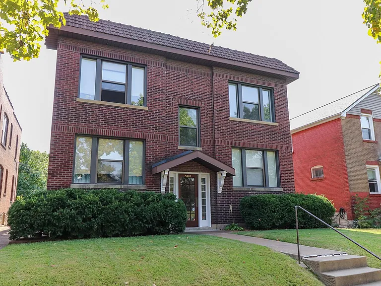 5210 Bancroft Ave #2W — Photo 19