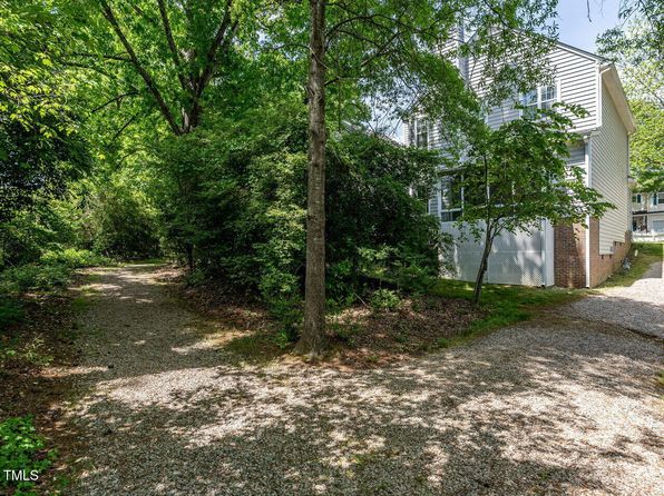 207 Reedhaven Dr, Cary, NC 27513