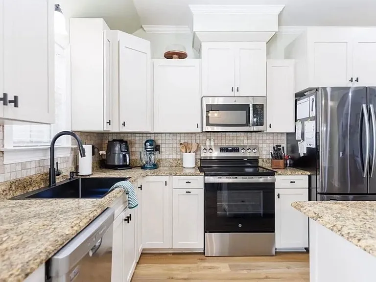 901 Sugarberry Dr — Photo 10