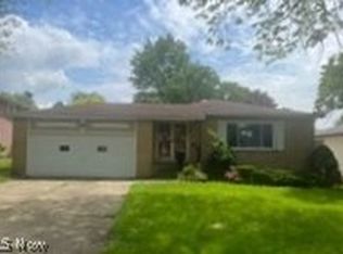 8130 Green Dr, Garfield Heights, OH