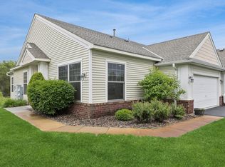 5818 Prairie Ridge Dr, Shoreview, MN 55126