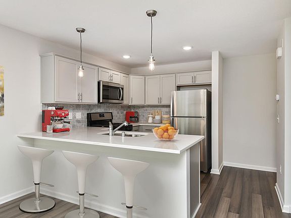 4th image of 505 Main St NE Unit 3