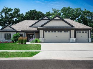 4203 Stone Crest Ln NE, Rochester, MN 55906