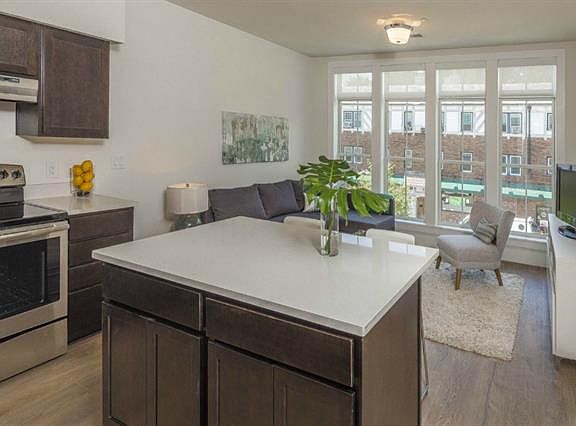 3rd image of 300 Columbus Ave APT 3I