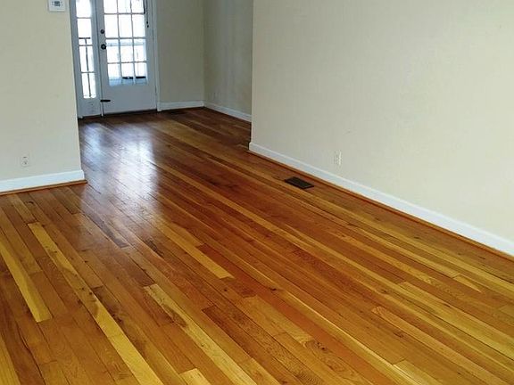 2nd image of 2919 S Buchanan St APT A2