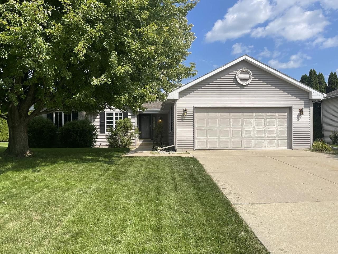 976 Bedford Drive, Janesville, WI 53546 Zillow