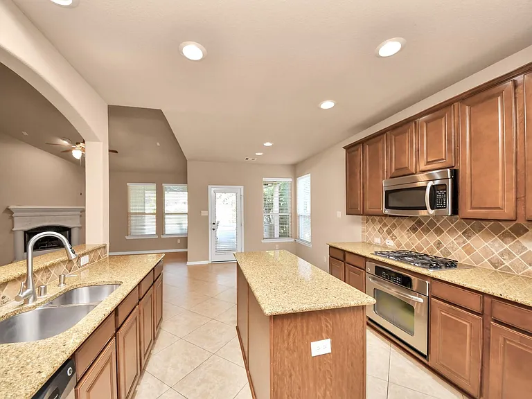 9619 W Amber Bluff Ln — Photo 9