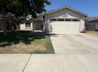 11154 Persimon Cir, Armona, CA 93202