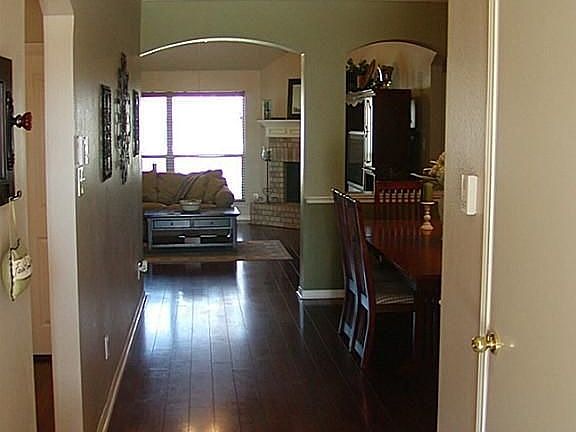 4th image of 5902 Glenneyre Ln