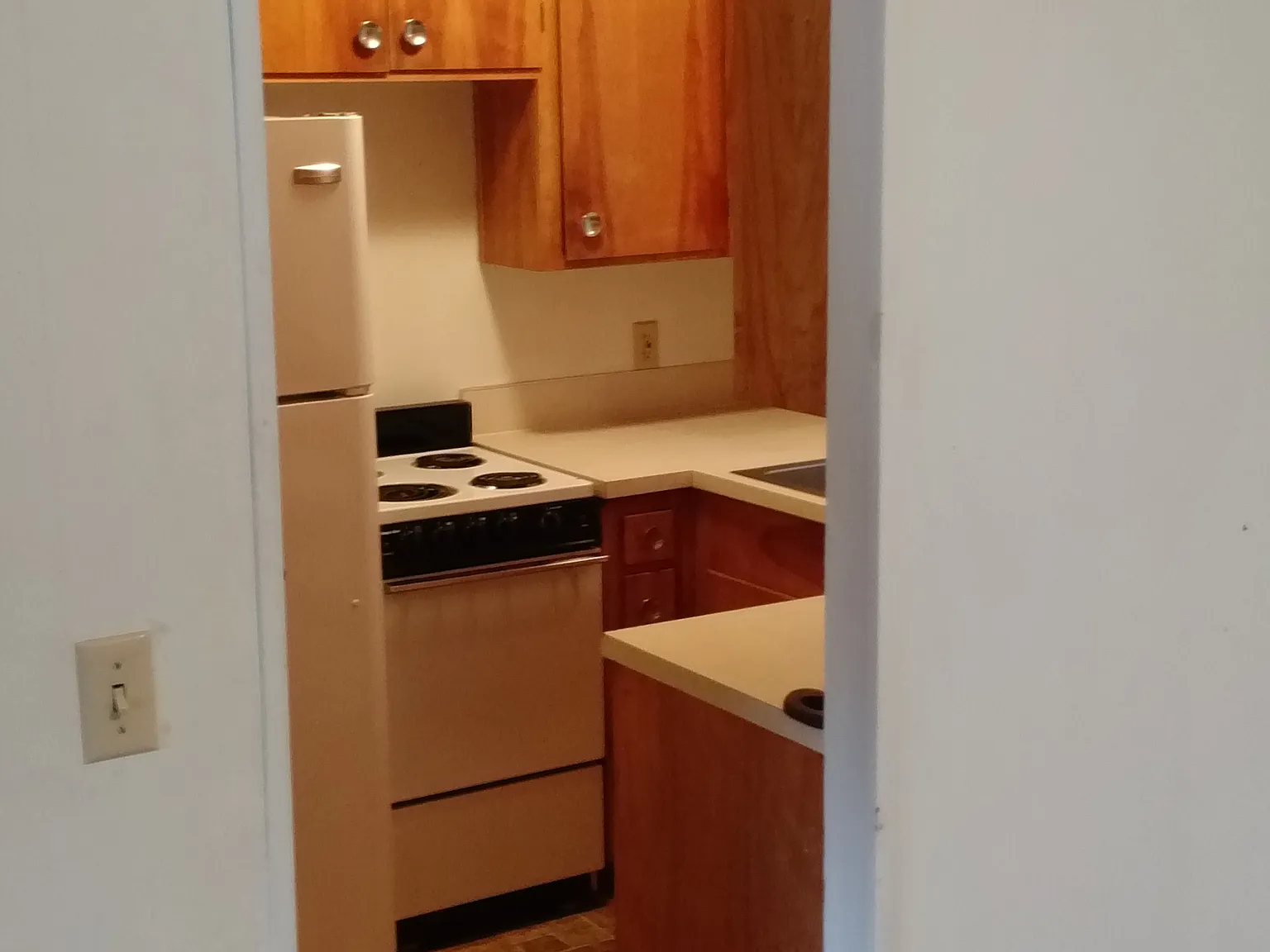 2 bed, 1.5 bath, 1500 sqft, $895 — Photo 2