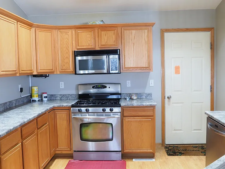 170 Grand Ave — Photo 6