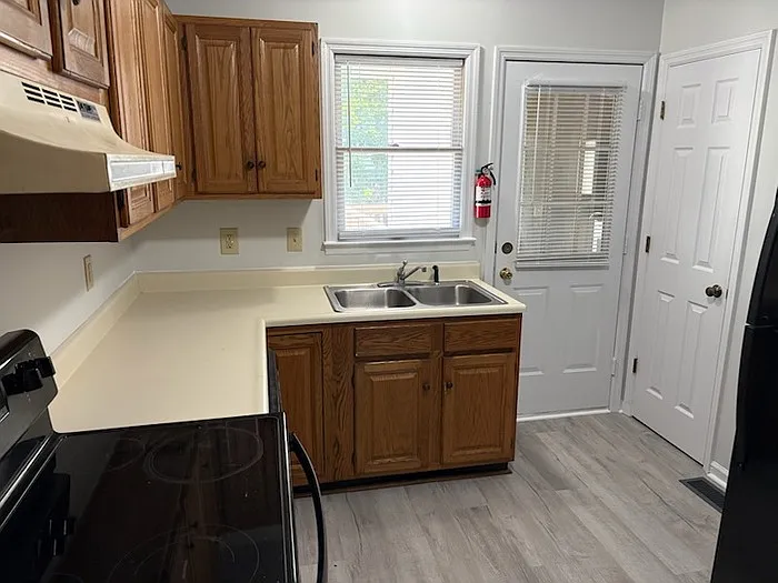 227 Randolph Ave — Photo 8