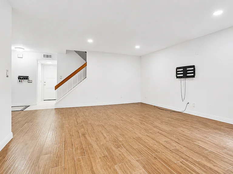 1486 Cactusridge St — Photo 3