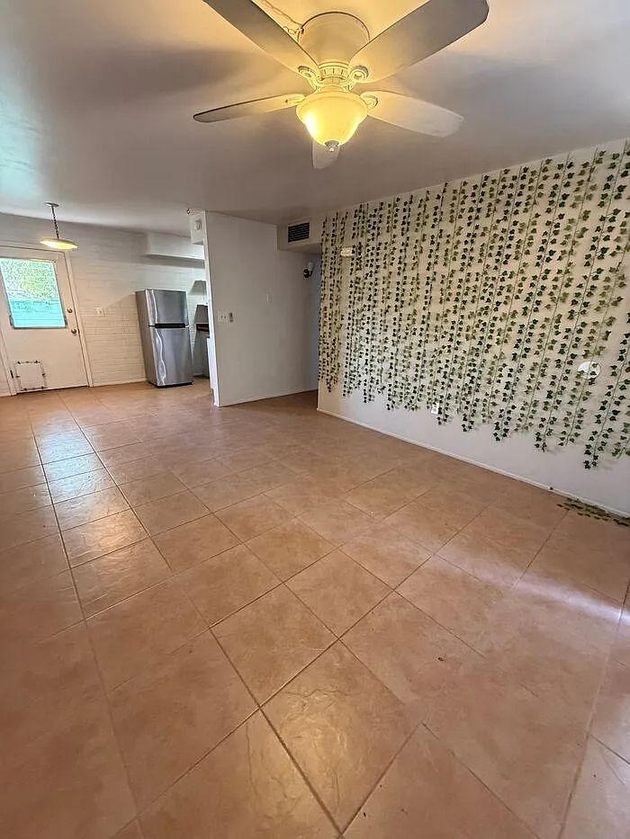 1 bed, 1.0 bath, 500 sqft, $900 — Photo 2