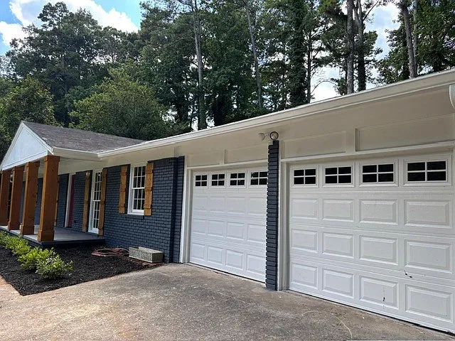 558 Stonewood Dr — Photo 2