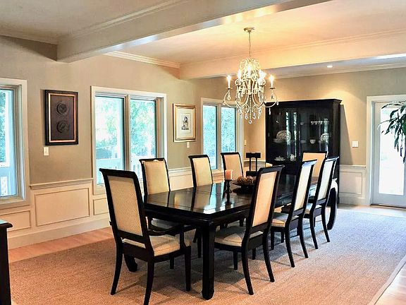 Formal dining room