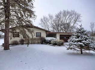 1605 W Point Dr, Mahomet, IL 61853
