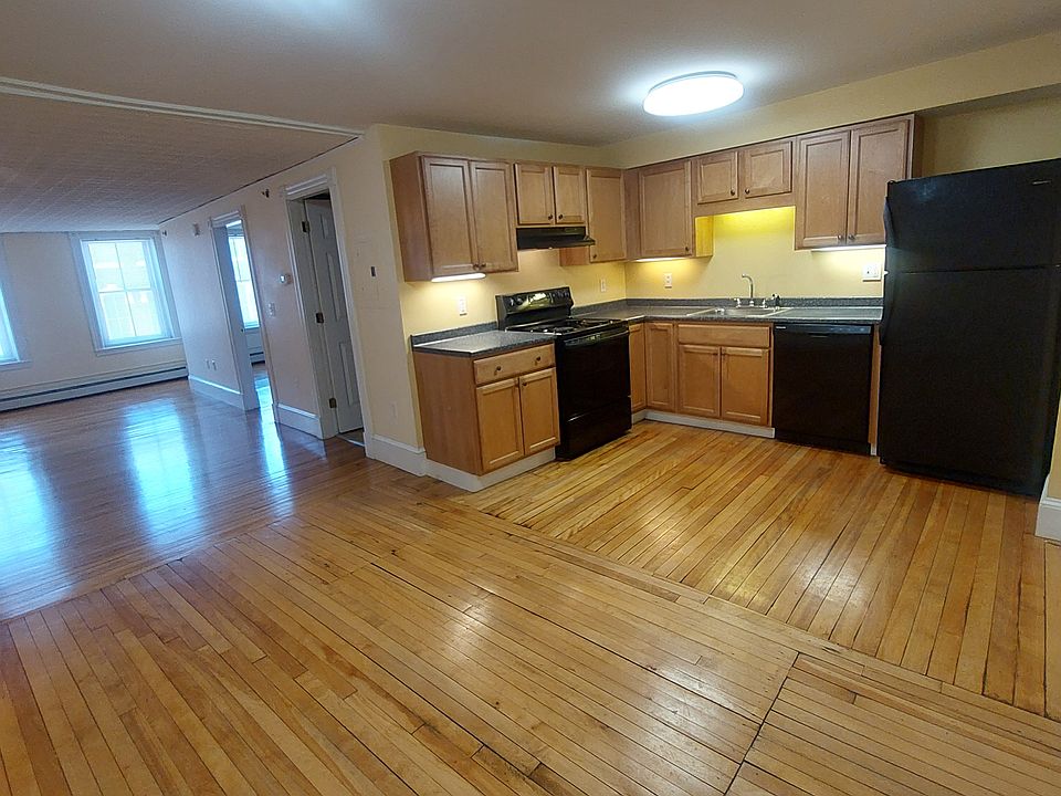 1st image of 35 Broad St APT 6