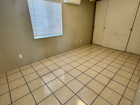 5th image of 812 Villa Grande St #B