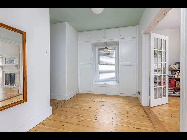 261 Vaughan St — Photo 11