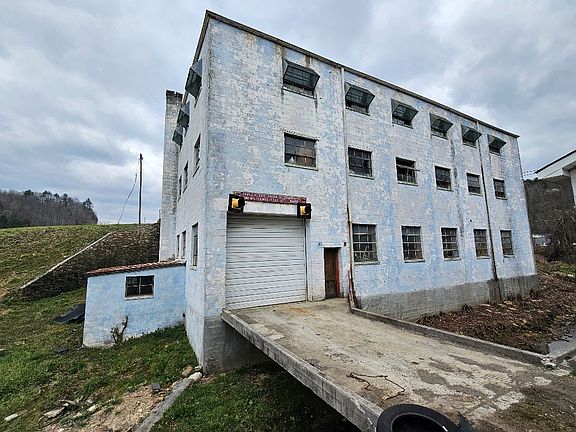 2nd image of 53 Ivanhoe Rd