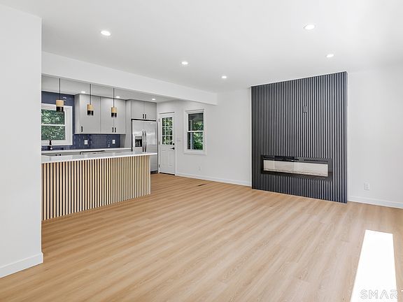 4th image of 602 Fan Hill Road