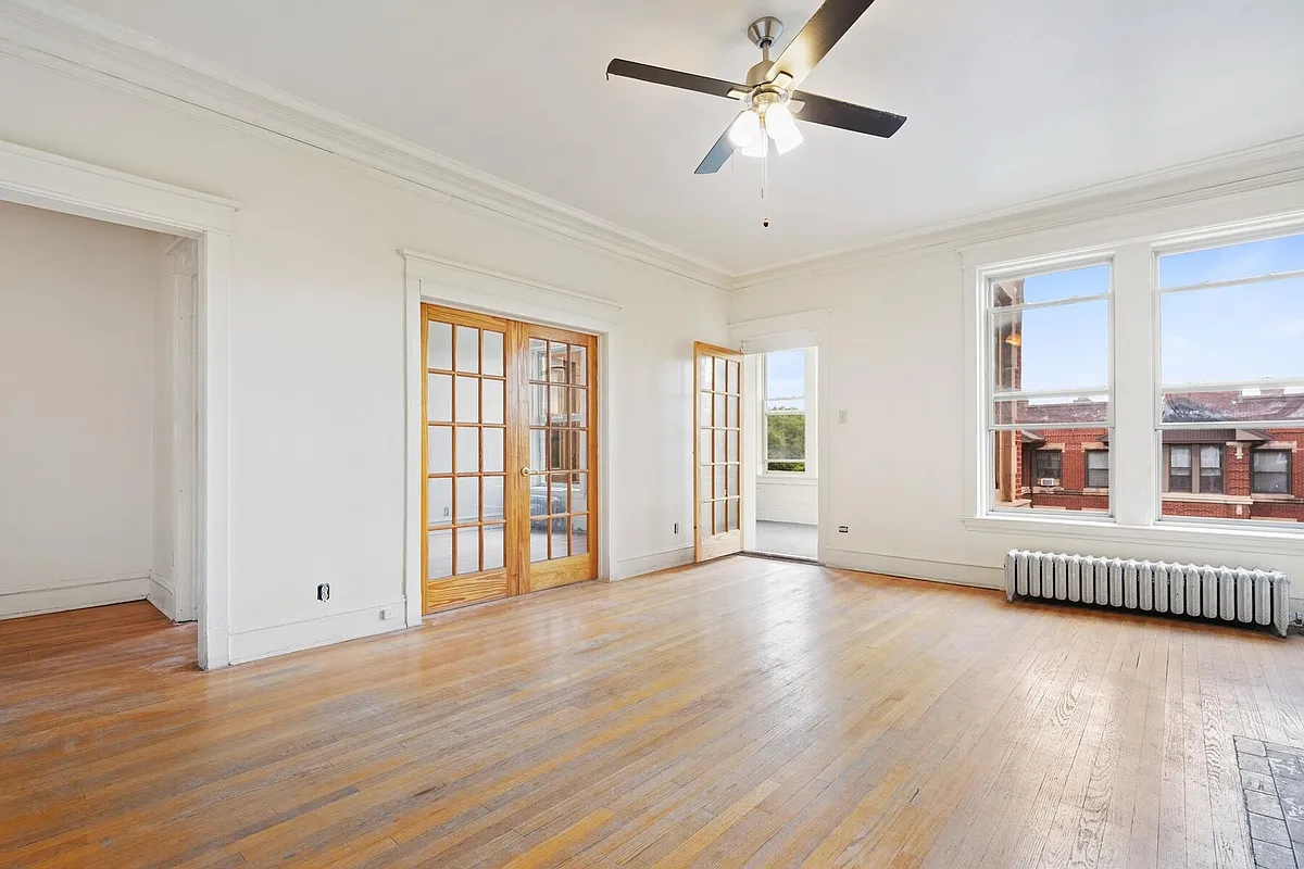 Building Photo - 5126 S Greenwood Ave #1