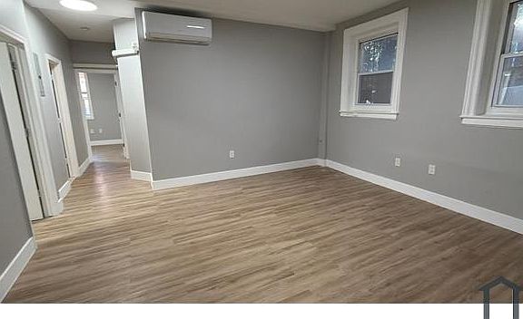 3rd image of 1171 Grant Ave APT 1