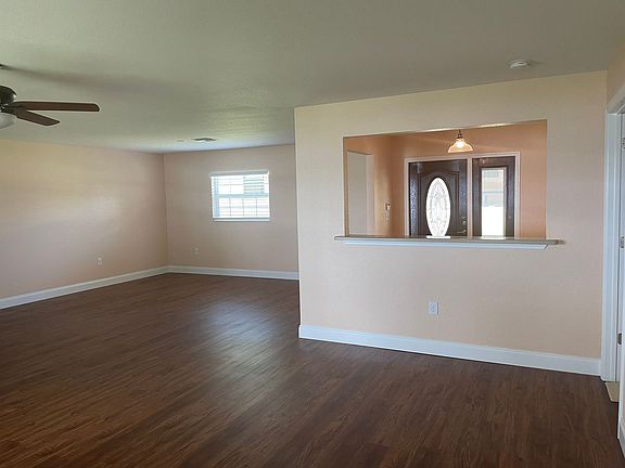 2nd image of 110 Lantern Ln SE
