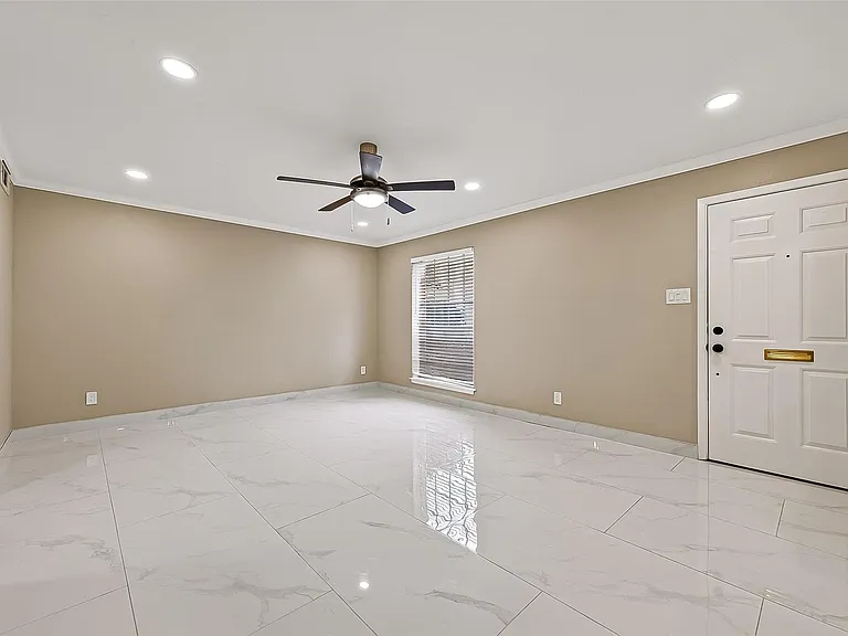6649 De Moss Dr #649 — Photo 5