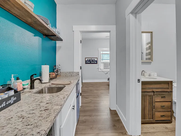 2320 Mistletoe St #B — Photo 12