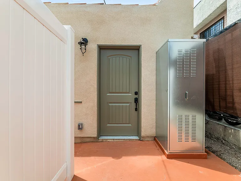 533 E Windsor Rd #A — Photo 20