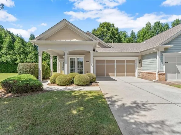 6247 Longleaf Dr, Hoschton, GA 30548