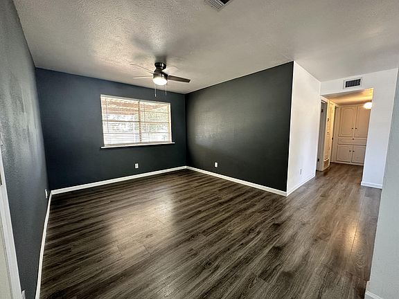 3rd image of 901 Park Plaza Dr