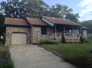528 Wood St, Burnham, PA