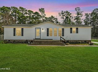 101 Shelley Rd, Hampstead, NC 28443