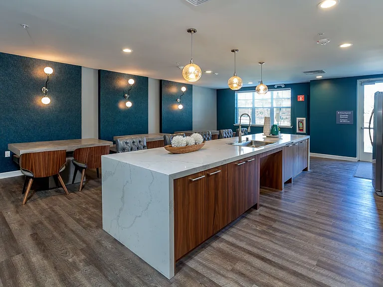 Marina Crossing Apartments — Photo 4