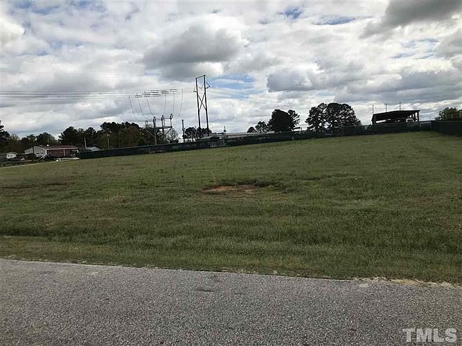 2nd image of 214 Fish Dr
