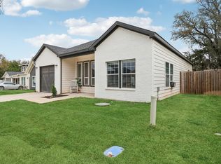 5719 Barkridge Dr, Granbury, TX 76048