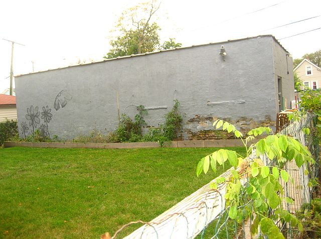 2nd image of 1326 Darrow Ave