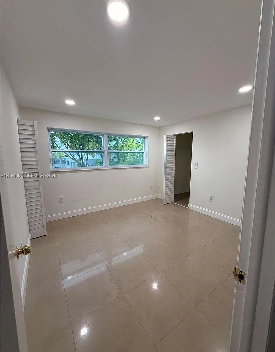 3 bed, 2.5 bath, 1415 sqft, $2,900 — Photo 4