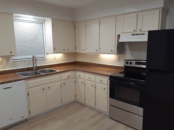 3rd image of 7509 N Broadway Ave