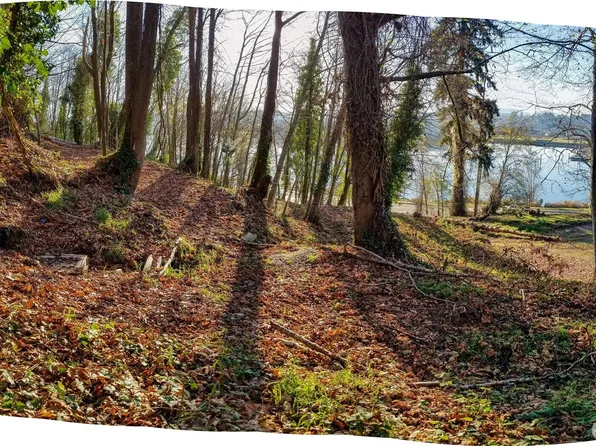 1030 East Bay Drive NE, Olympia, WA 98506