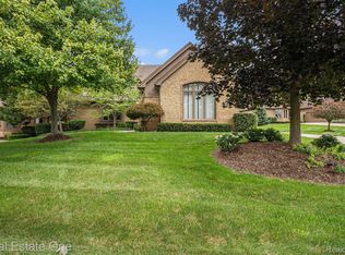 28797 Hidden Trl, Farmington Hills, MI 48331