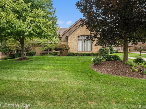 28797 Hidden Trl, Farmington Hills, MI 48331