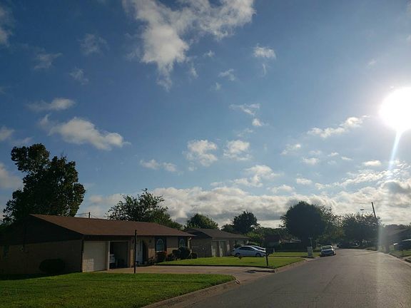 4th image of 4500 Parkwood Dr